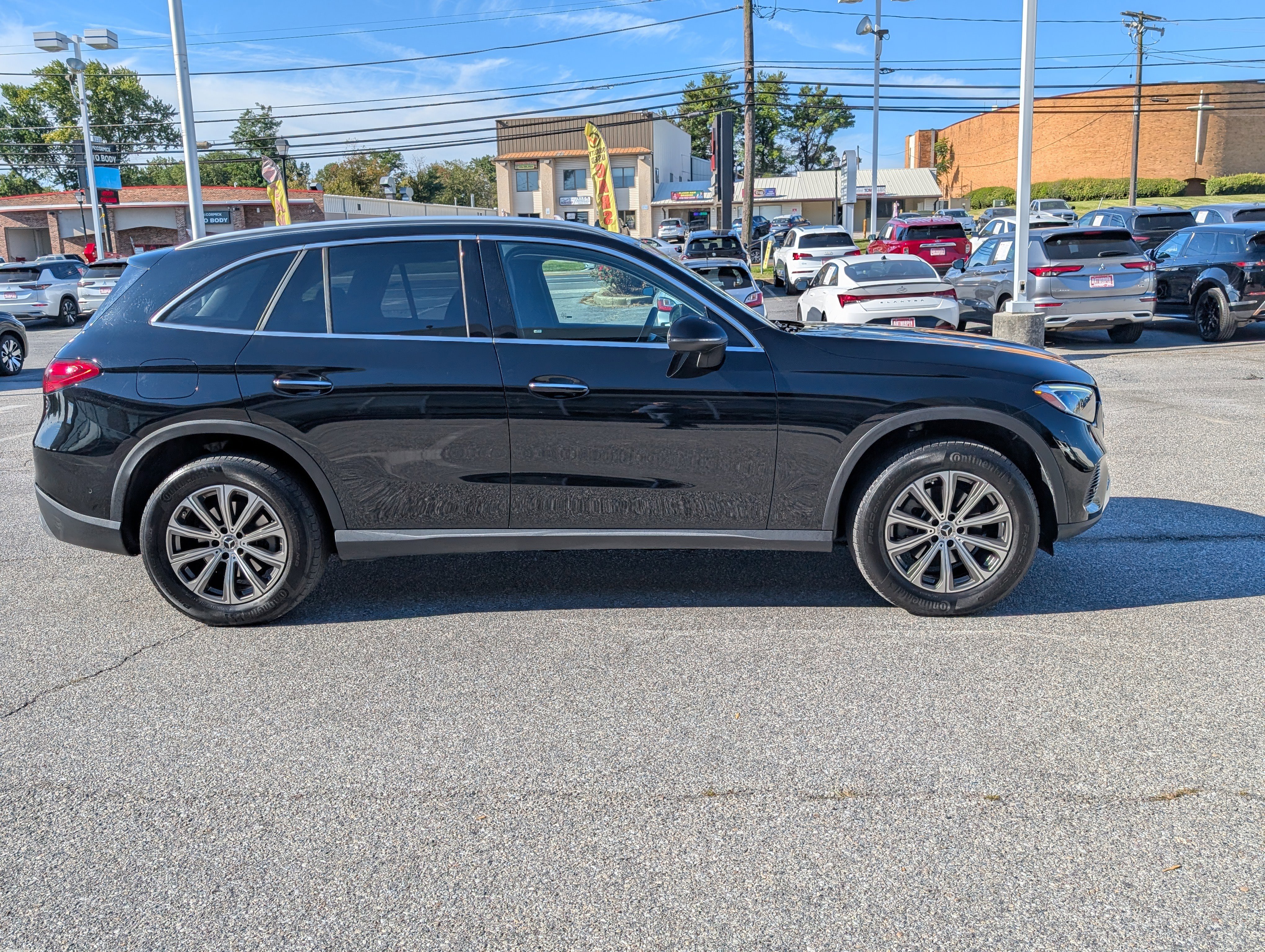 Used 2023 Mercedes-Benz GLC 300 image 2