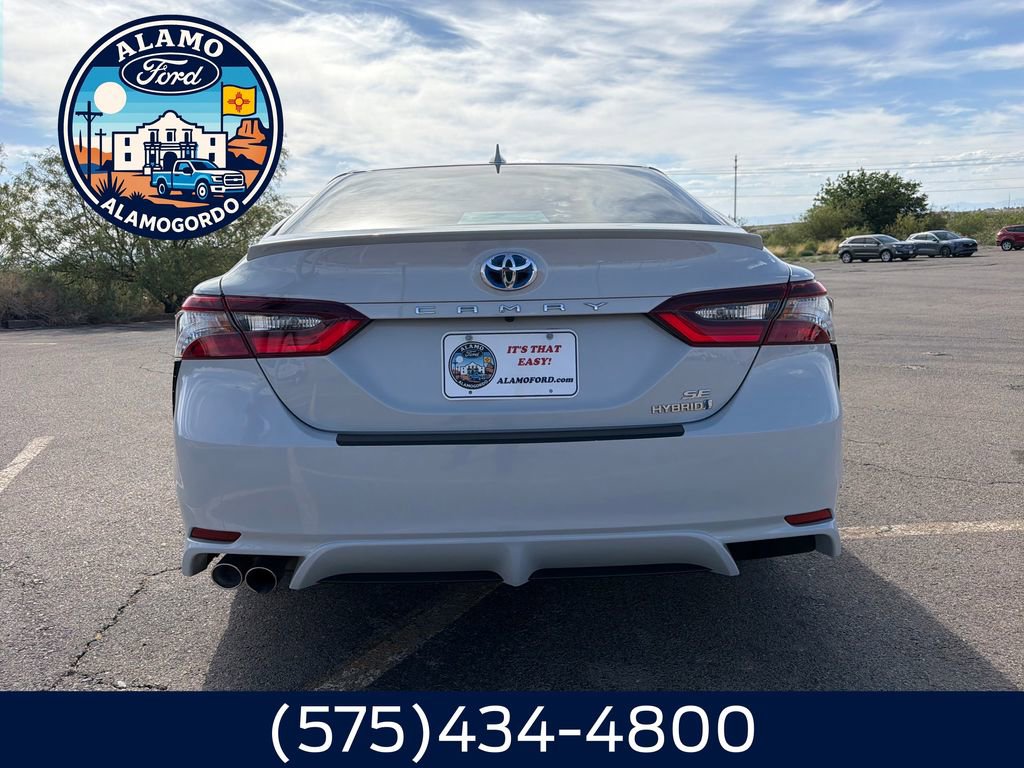 Used 2024 Toyota Camry SE FWD image 4