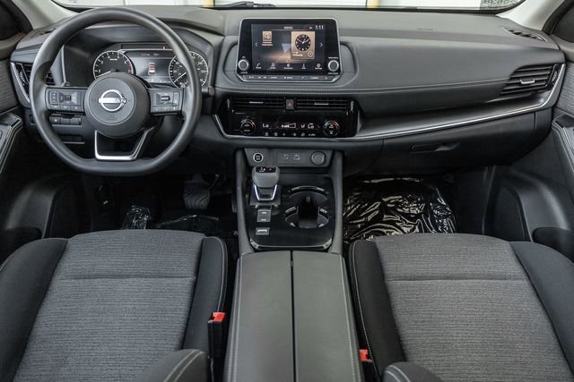 Used 2023 Nissan Rogue SV image 7