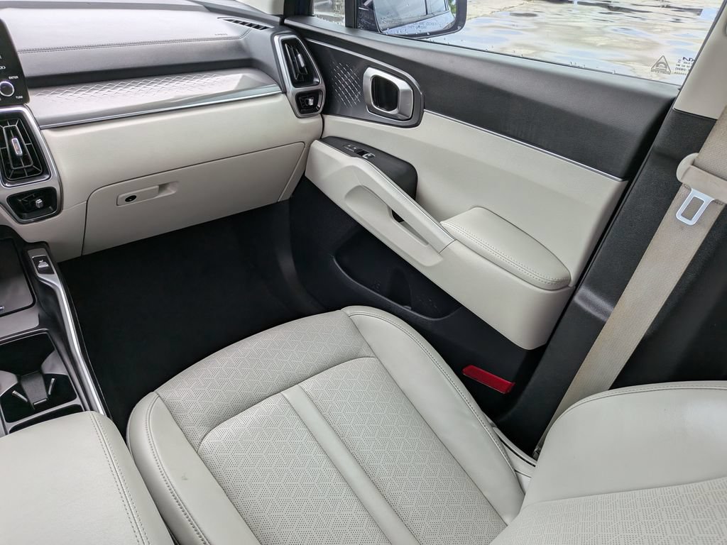 Certified 2023 Kia Sorento S FWD image 17