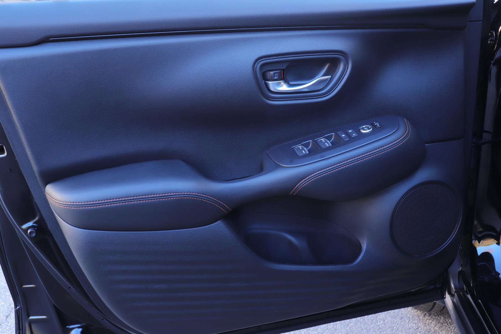 Used 2025 Honda HR-V Sport image 8