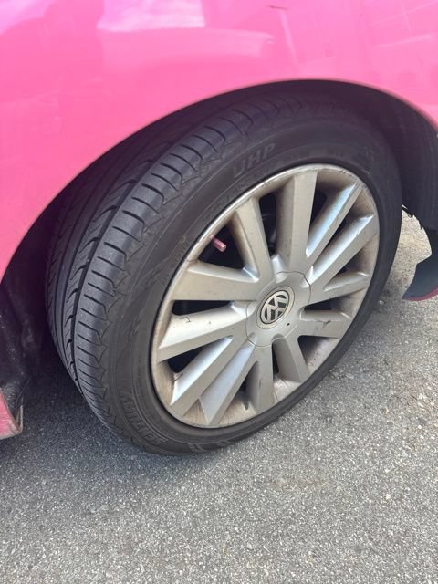 Used 2008 Volkswagen Beetle SE FWD image 4