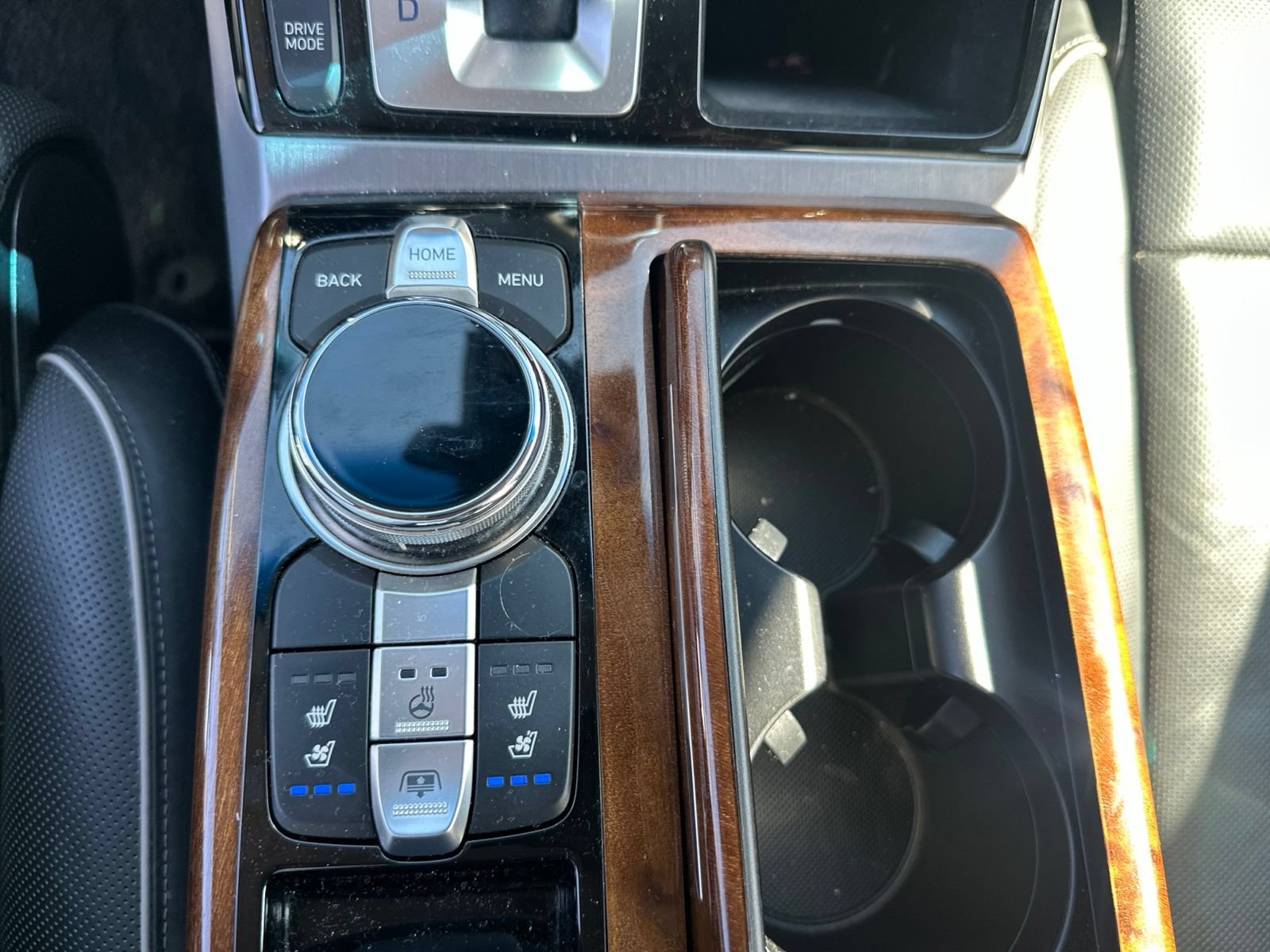 Used 2017 Genesis G90 5.0 Ultimate RWD image 16