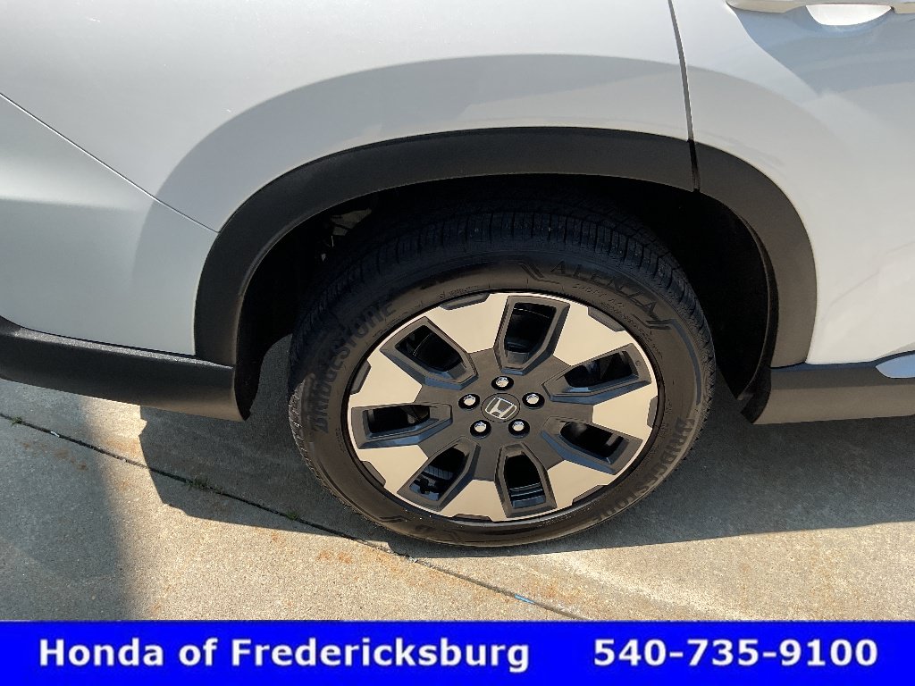 Certified 2026 Honda Pilot Touring image 12