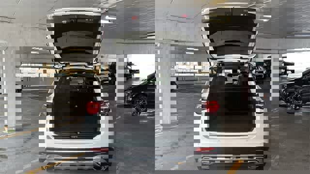 Used 2025 Mercedes-Benz GLC 300 4MATIC image 51