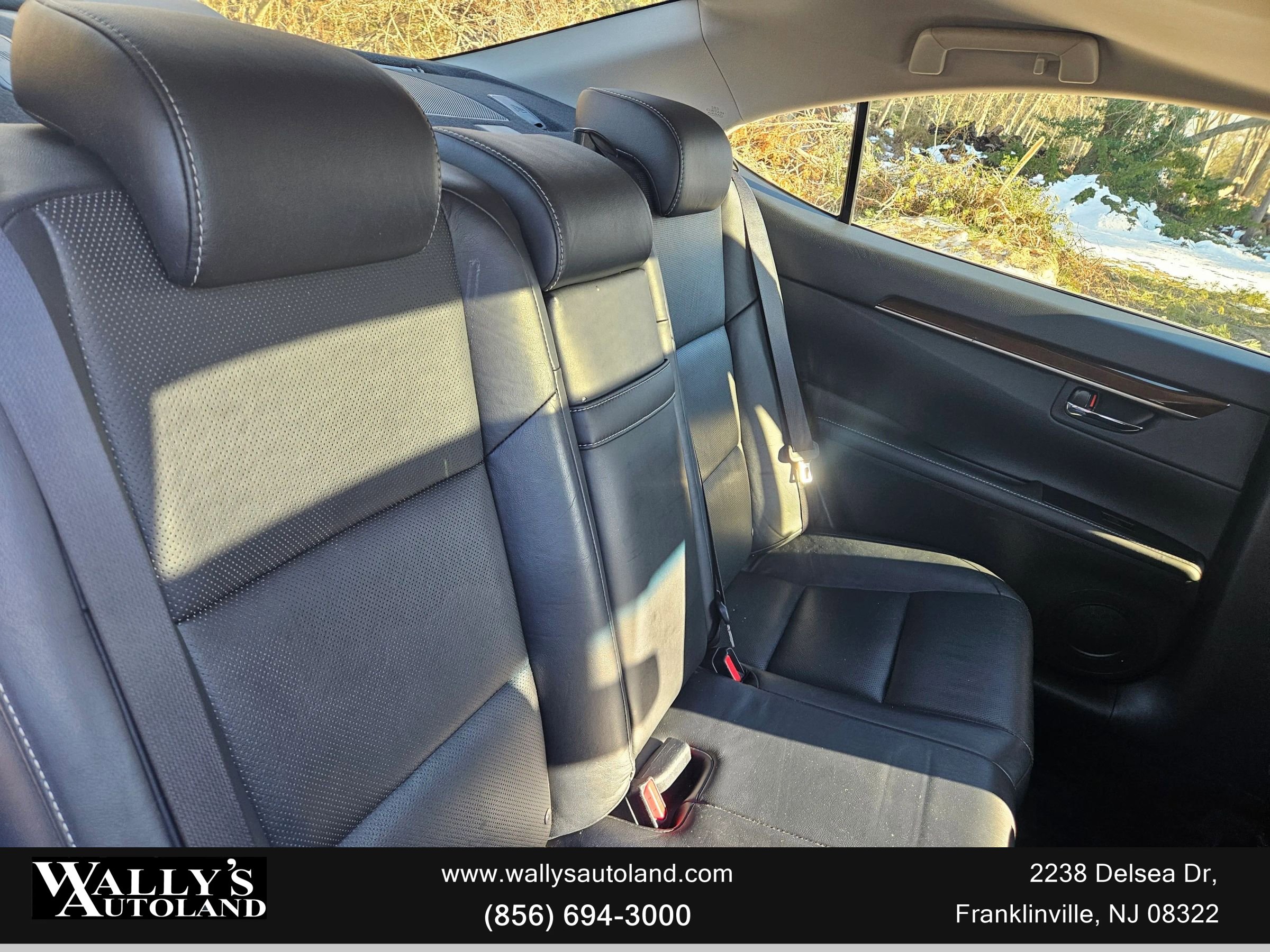 Used 2015 Lexus ES 350 w/ Luxury Package image 10