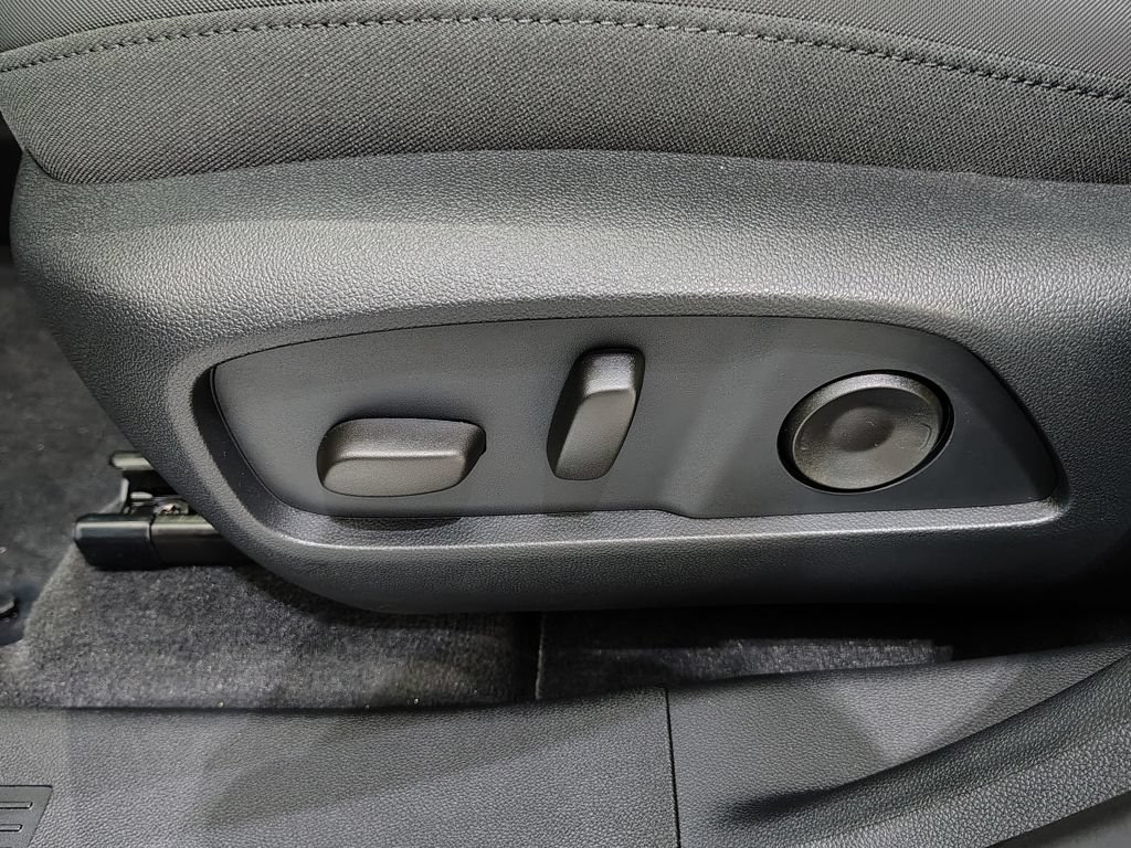 New 2027 GMC Terrain AT4 w/ Technology Package II AWD/4WD image 22
