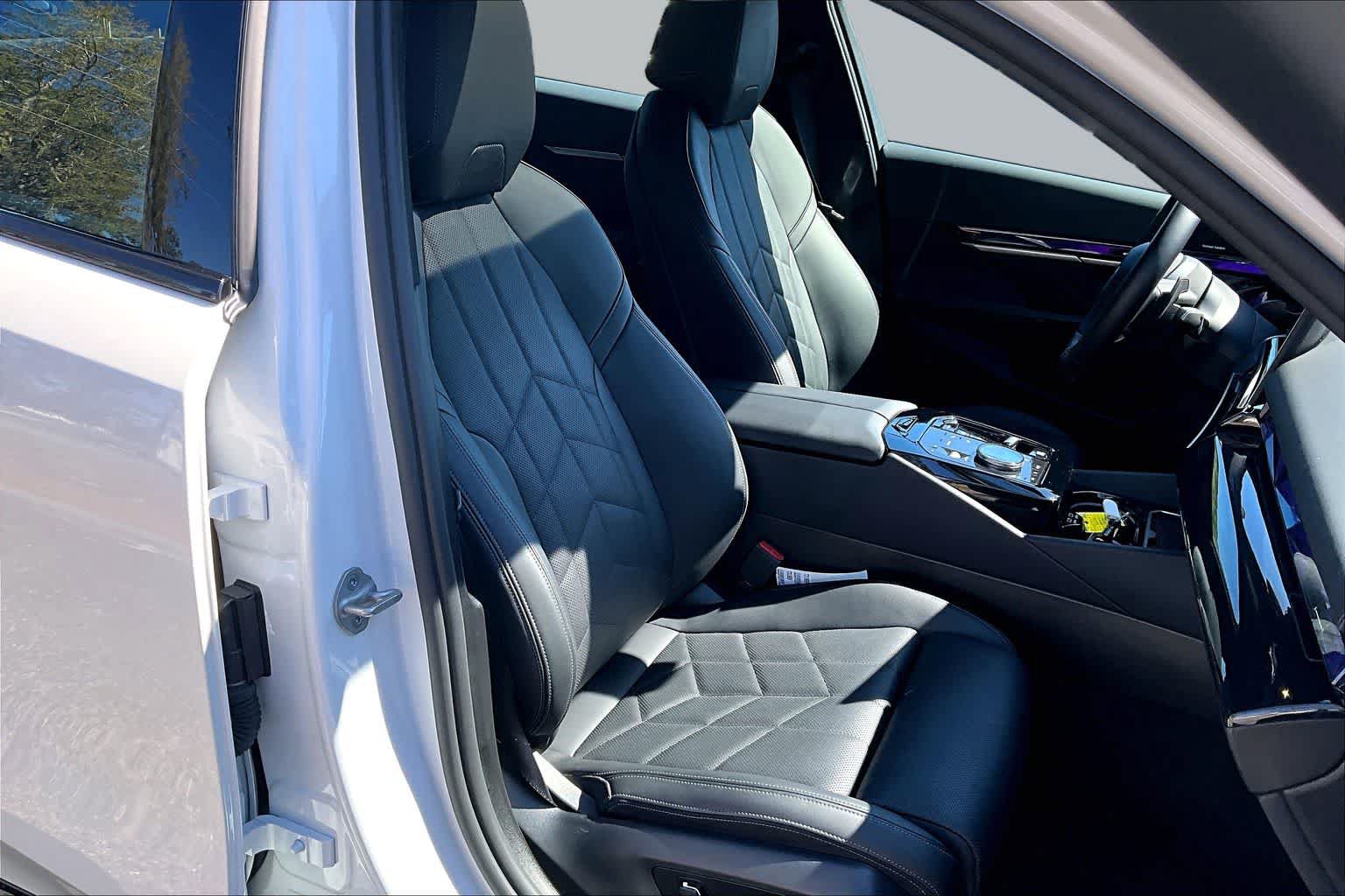 Certified 2026 BMW 540i xDrive AWD/4WD image 9