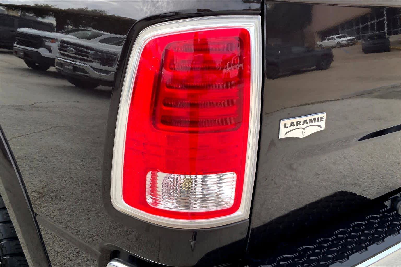 Used 2017 RAM 1500 Laramie w/ Convenience Group AWD/4WD image 26