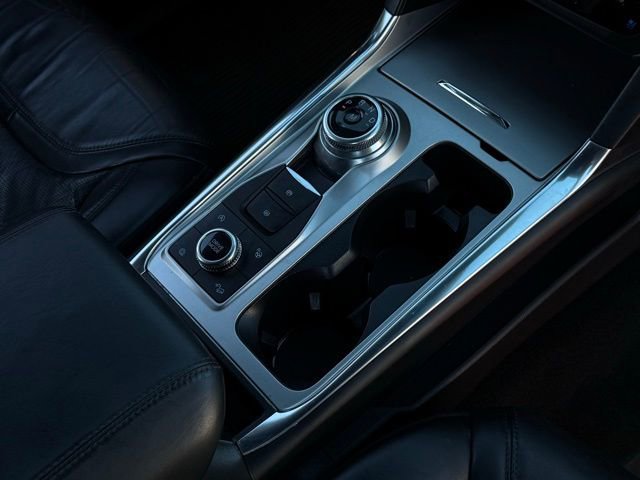 Certified 2020 Ford Explorer Platinum w/ Premium Technology Package image 34