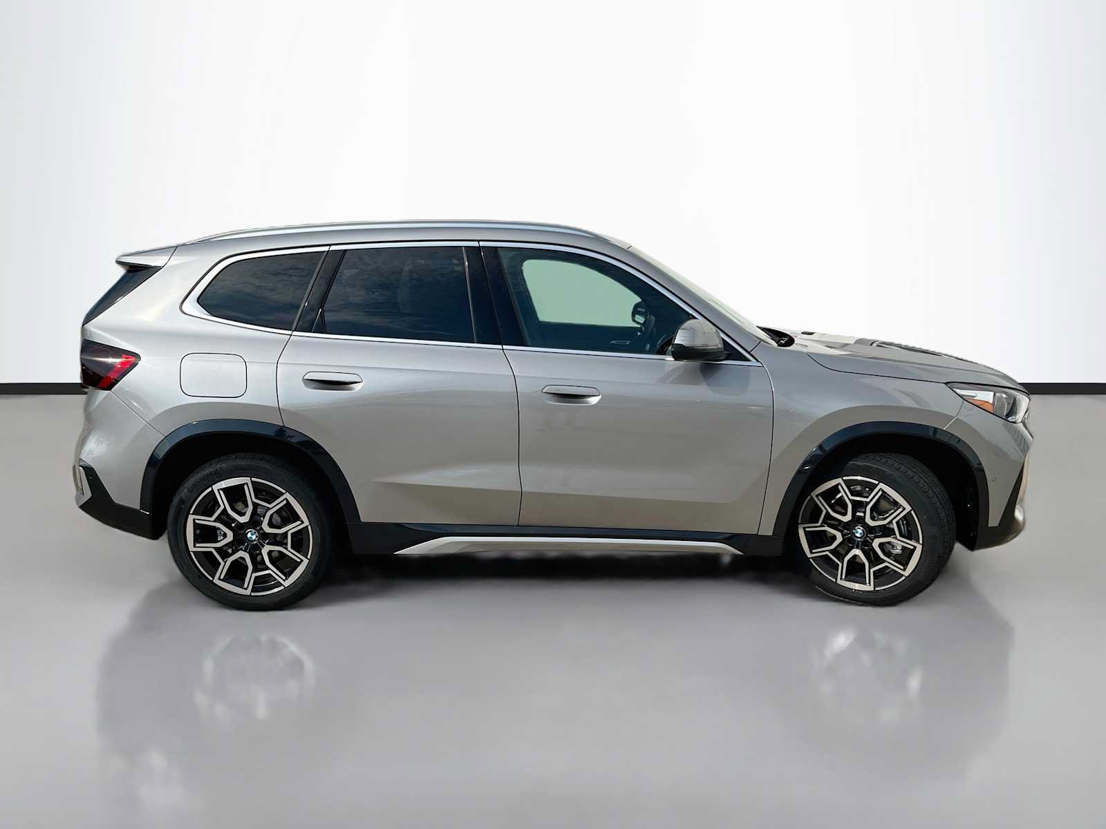 New 2027 BMW X1 xDrive28i AWD/4WD image 7