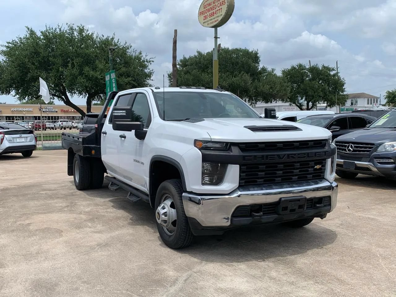 Used 2021 Chevrolet Silverado 3500 W/T w/ WT Convenience Package RWD image 3