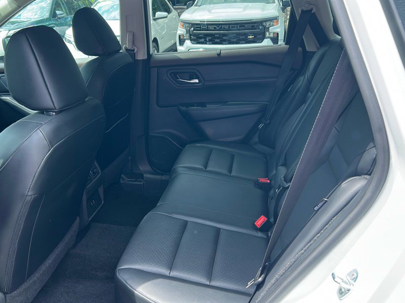 Used 2023 Nissan Rogue SV w/ SV Premium B Package image 15