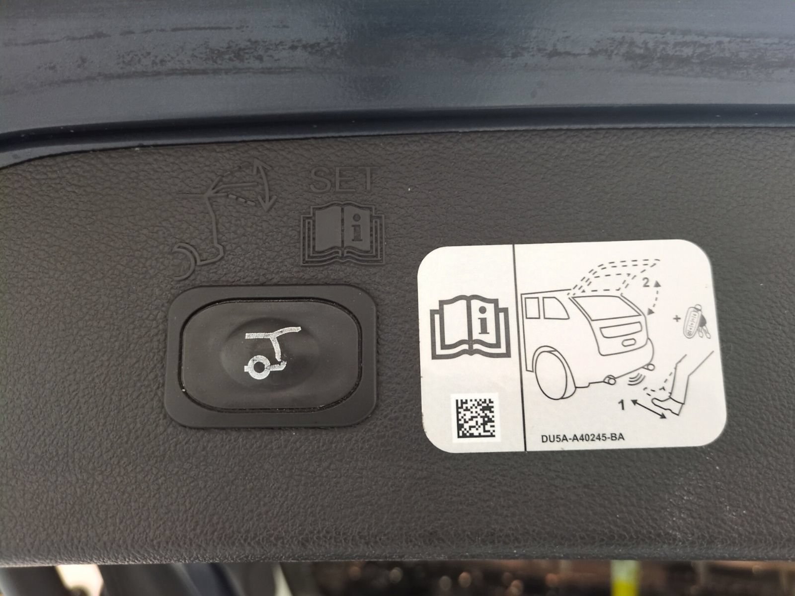 Used 2019 Ford Escape Titanium AWD/4WD image 13