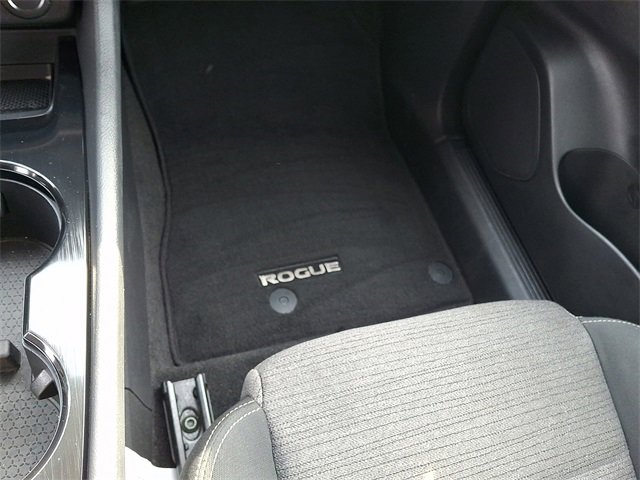 Used 2023 Nissan Rogue SV image 28