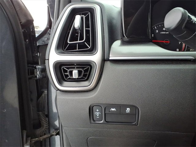 Used 2023 Kia Sorento LX image 14