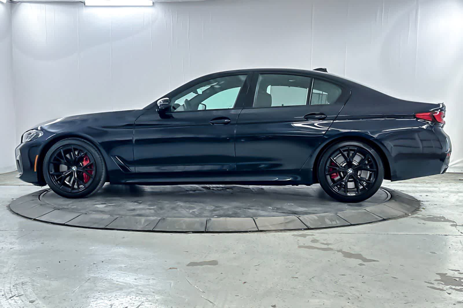 Used 2023 BMW M550i xDrive w/ Parking Assistance Package image 5