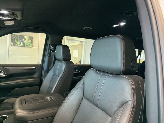 Used 2022 Chevrolet Suburban RST w/ Luxury Package AWD/4WD image 15