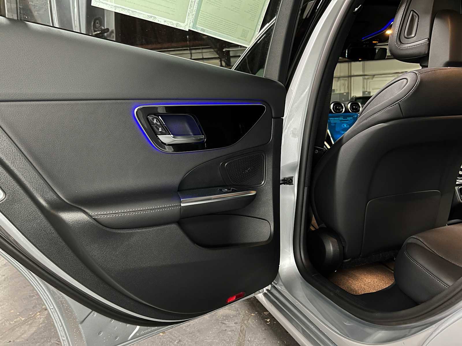 Used 2025 Mercedes-Benz C 300 4MATIC Sedan image 19