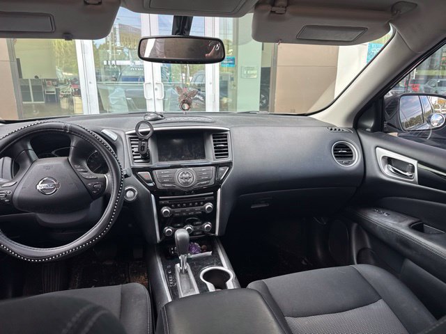 Used 2020 Nissan Pathfinder SV FWD image 7