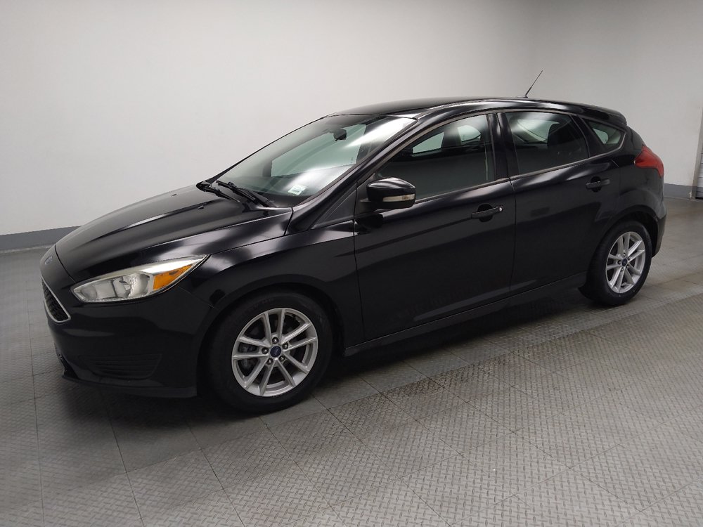 Used 2018 Ford Focus SE w/ Cold Weather Package FWD image 2