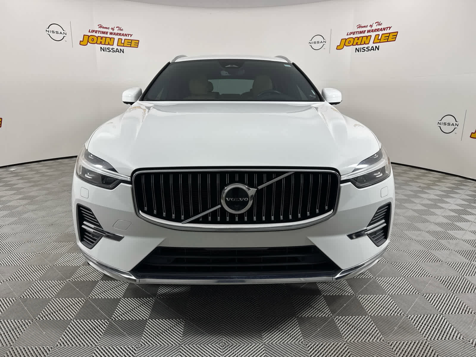 Used 2022 Volvo XC60 T8 Inscription w/ Advanced Package image 9