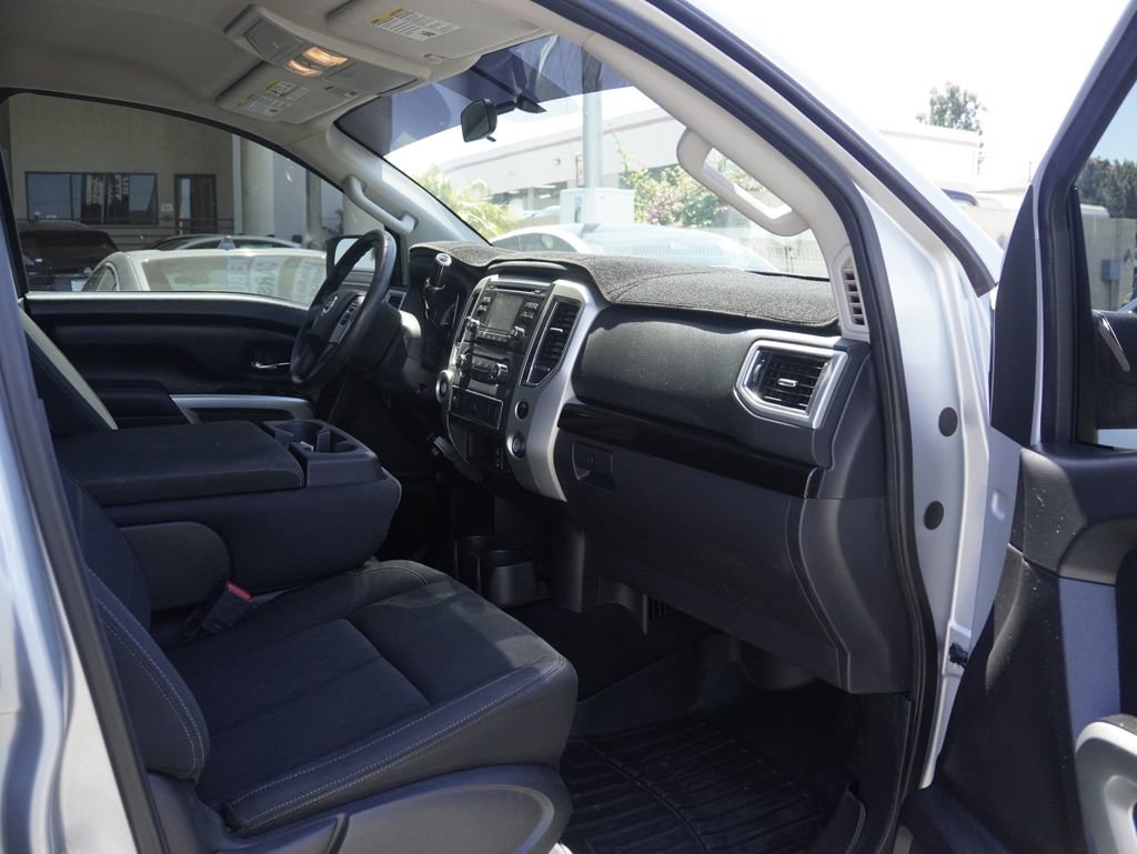 Used 2017 Nissan Titan SV RWD image 24