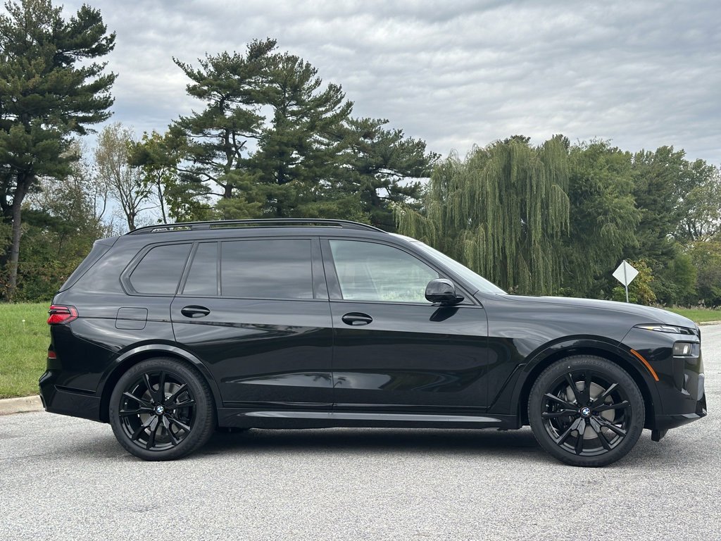 New 2026 BMW X7 M60i image 8