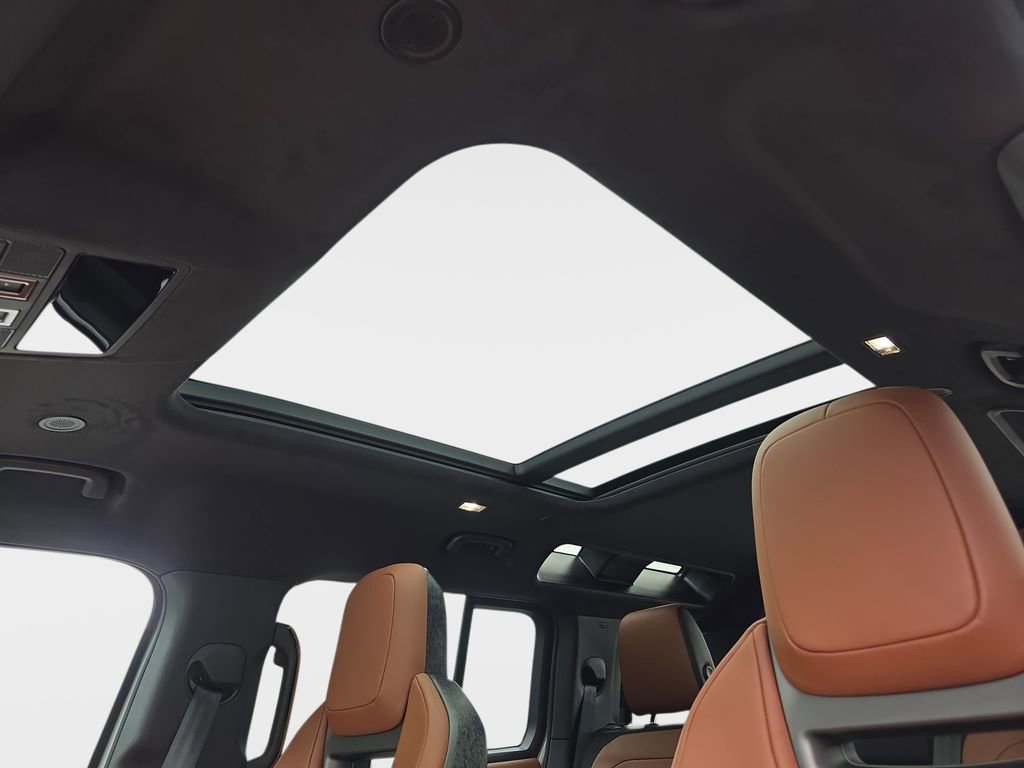 New 2026 Land Rover Defender 110 OCTA image 30