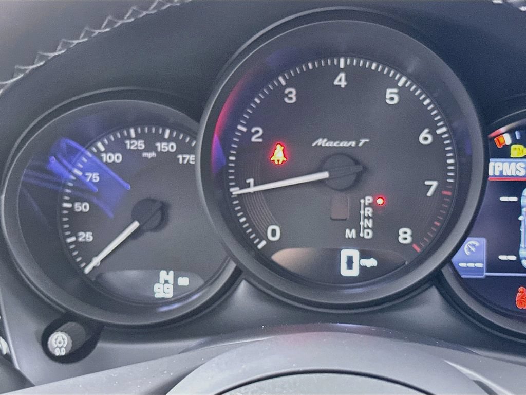 New 2026 Porsche Macan Turbo AWD/4WD image 13