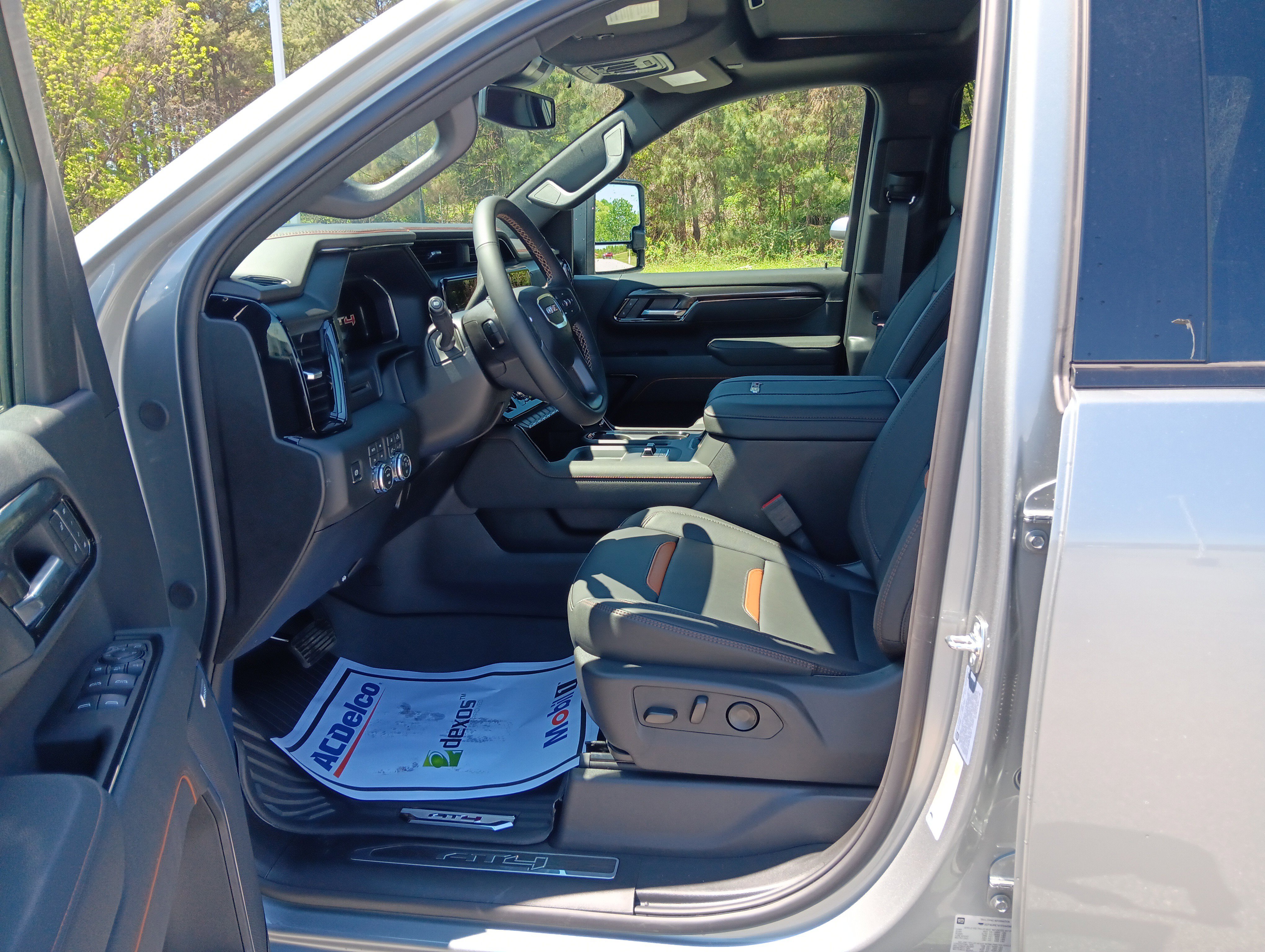 New 2026 GMC Sierra 2500 AT4 AWD/4WD image 8