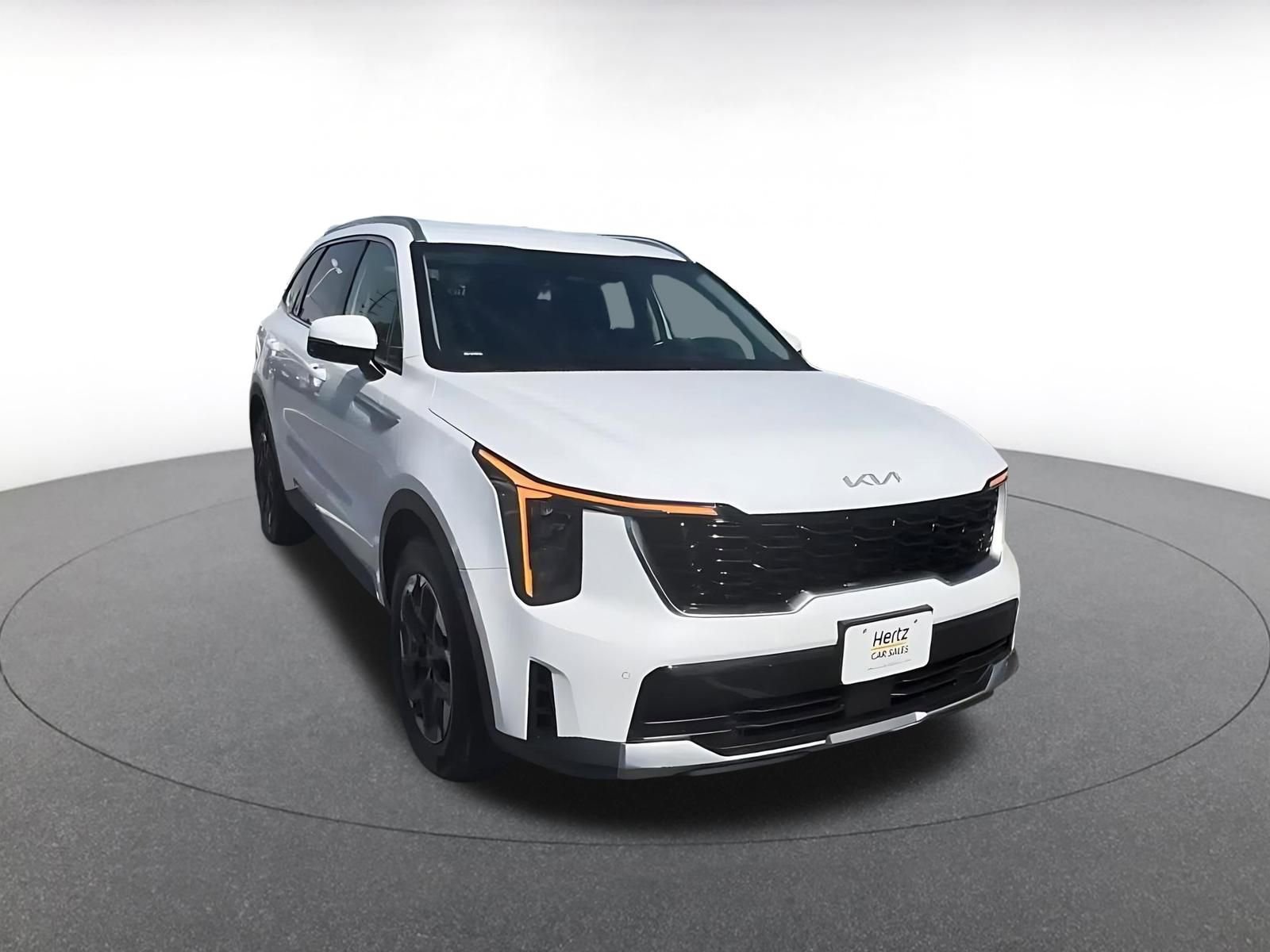 Used 2024 Kia Sorento S image 3