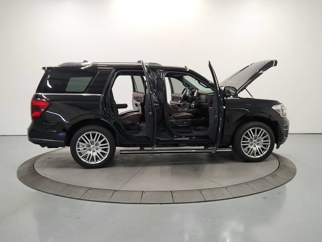 Used 2023 Ford Expedition Limited RWD image 17
