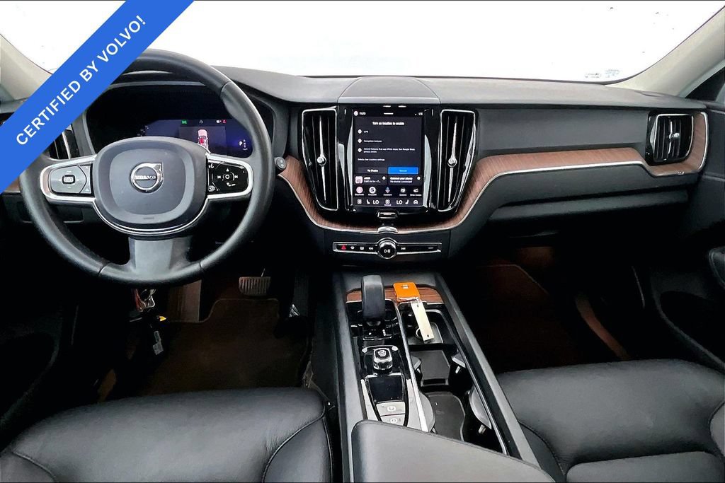 Used 2023 Volvo XC60 B5 Plus AWD/4WD image 18