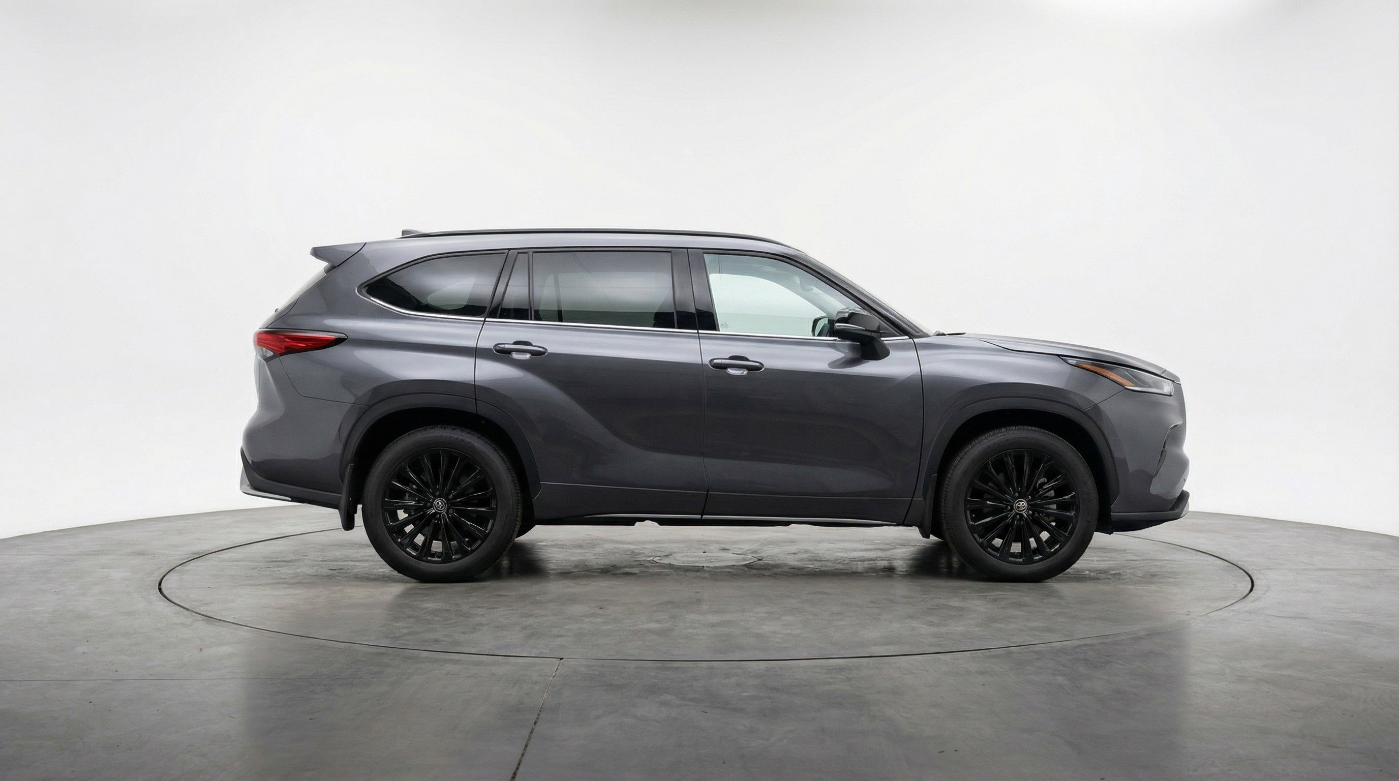 Used 2025 Toyota Highlander XSE AWD/4WD image 11