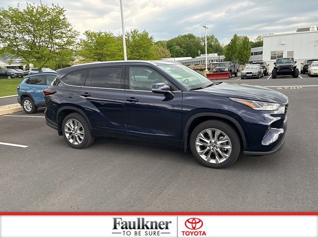 Certified 2025 Toyota Highlander Limited AWD/4WD image 4