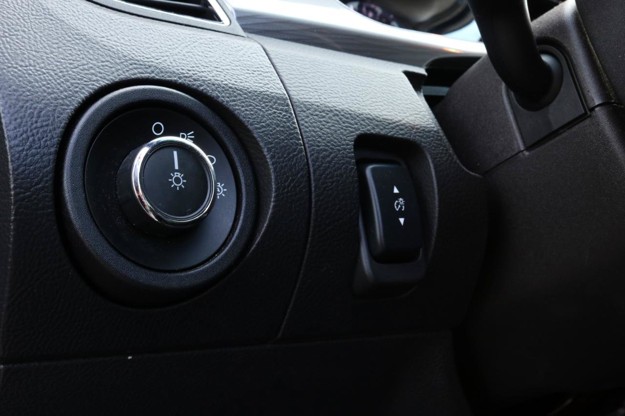 Used 2019 Ford Taurus SEL w/ Equipment Group 201A FWD image 26