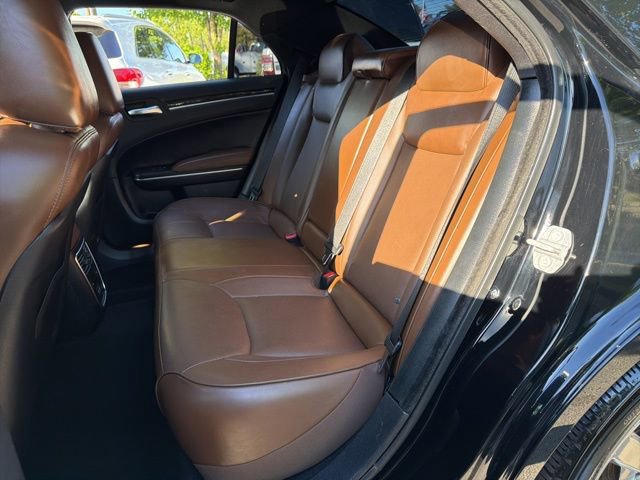 Used 2019 Chrysler 300 Limited RWD image 8