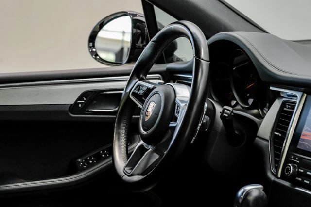 Used 2017 Porsche Macan GTS w/ Premium Package Plus AWD/4WD image 17