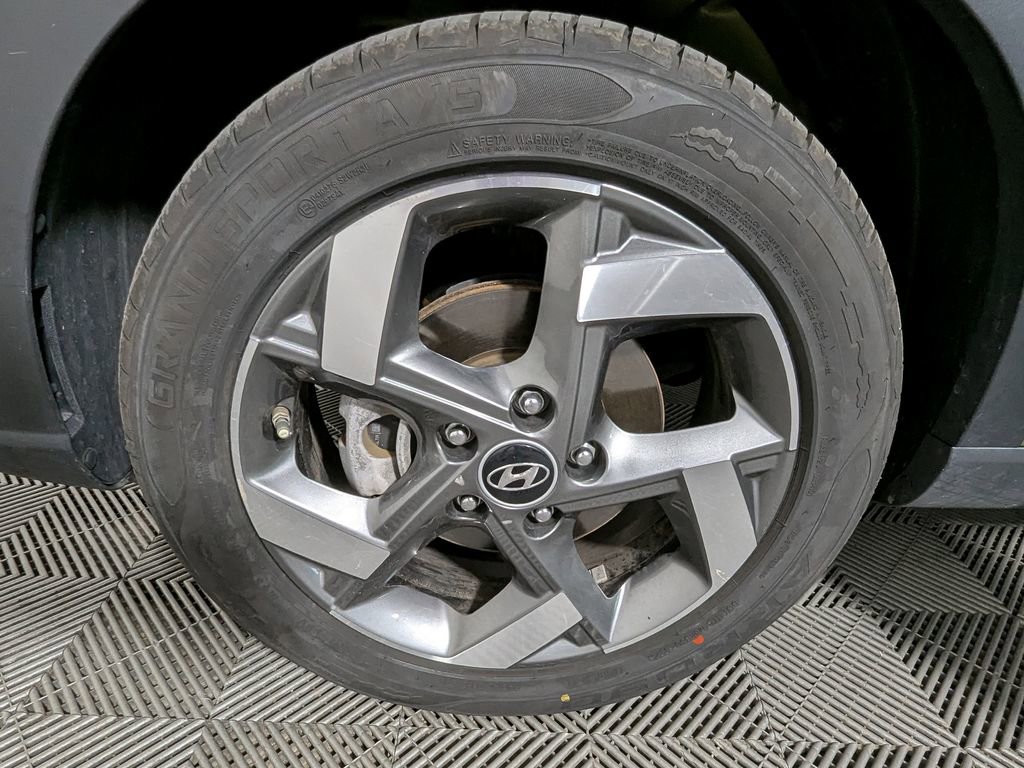 Used 2022 Hyundai Venue SEL w/ Cargo Package FWD image 35