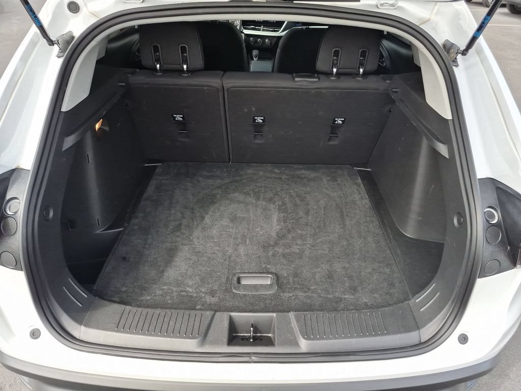Used 2025 Chevrolet Trax LS FWD image 29