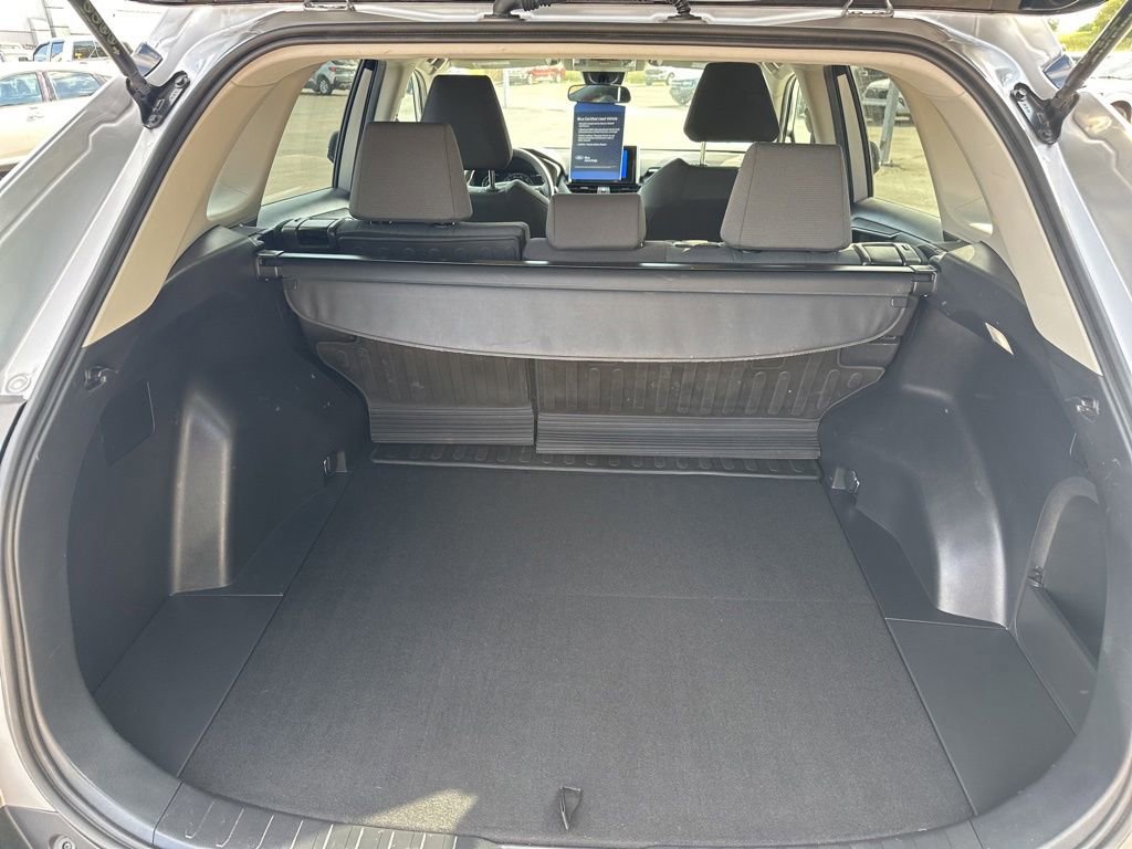 Used 2024 Toyota RAV4 XLE AWD/4WD image 11