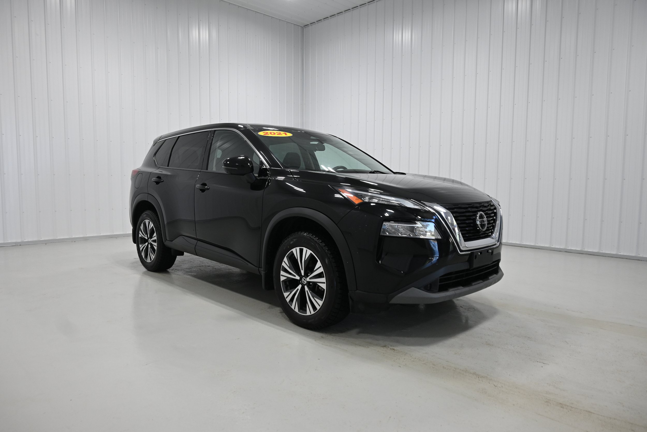 Used 2021 Nissan Rogue SV AWD/4WD image 3