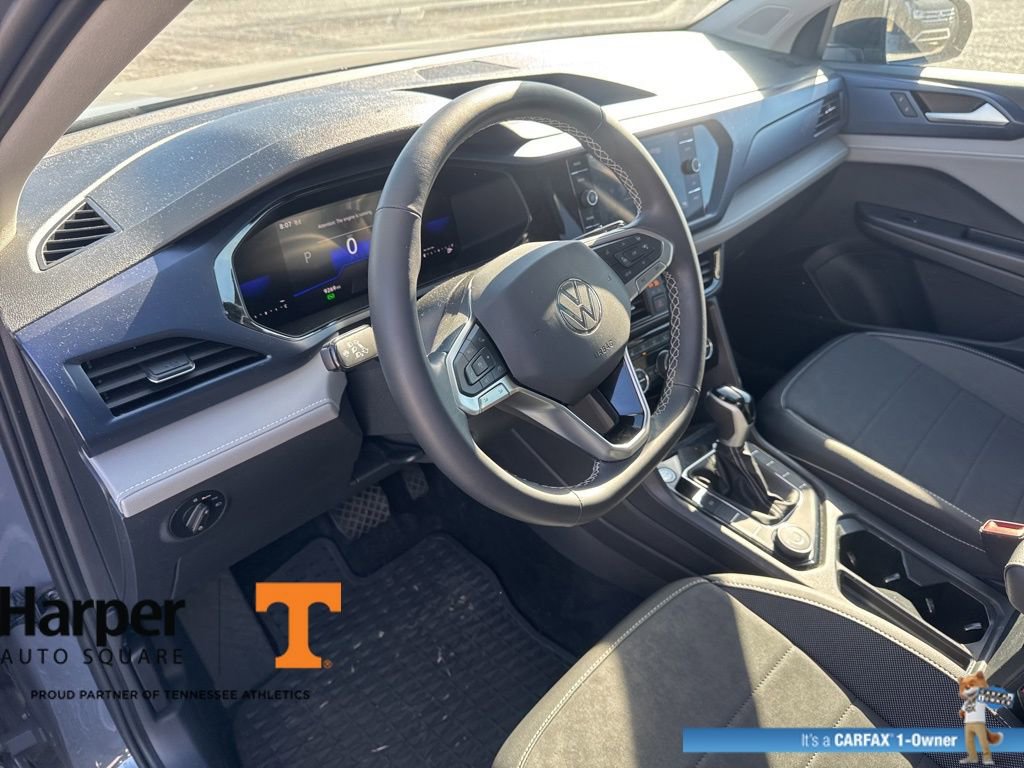 Used 2024 Volkswagen Taos SE w/ Panoramic Sunroof Package image 14