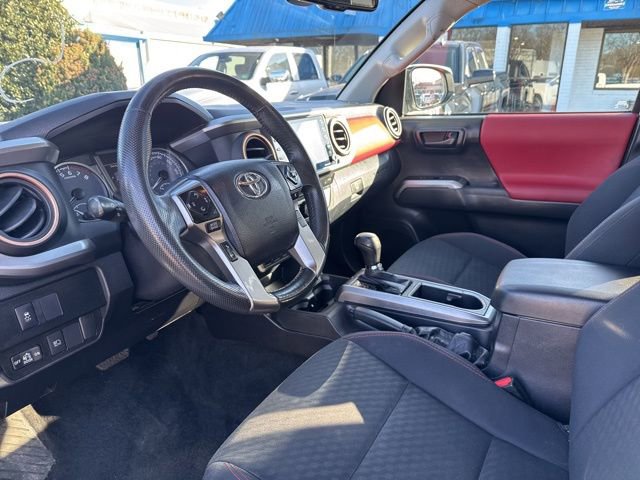 Used 2022 Toyota Tacoma SR5 w/ Technology Package image 12