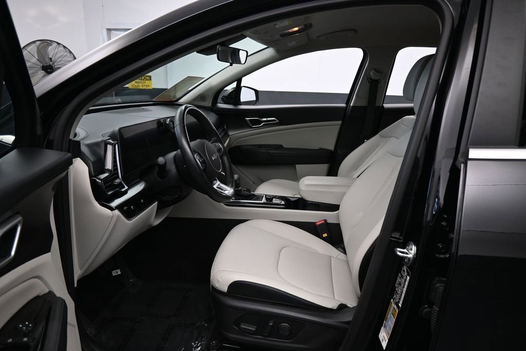 Used 2024 Kia Sportage EX AWD/4WD image 11