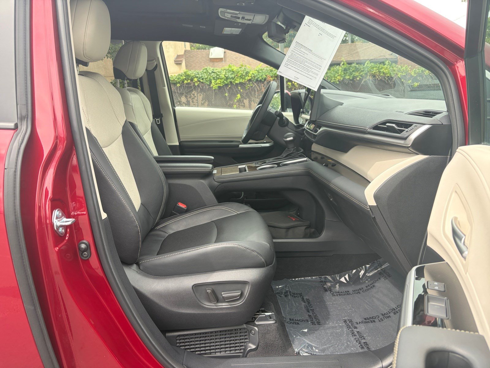 Used 2026 Toyota Sienna Platinum AWD/4WD image 32
