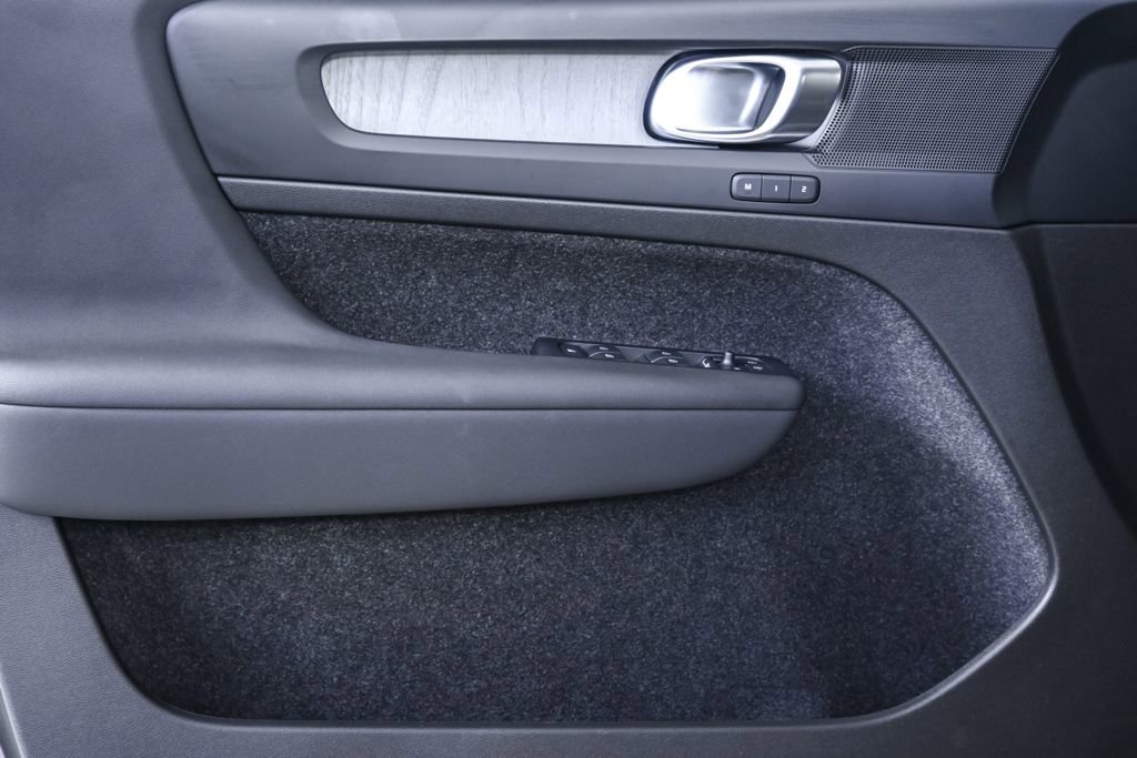 Used 2026 Volvo XC40 B4 Plus w/ Protection Package Premier image 8