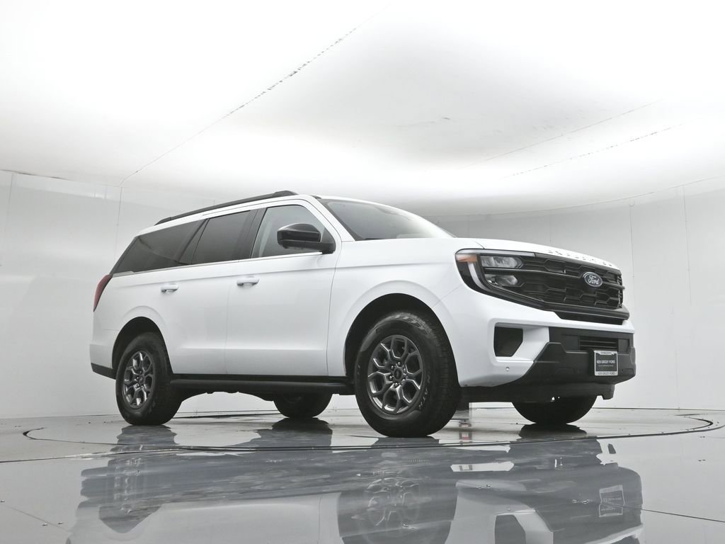 Used 2025 Ford Expedition Active AWD/4WD image 4