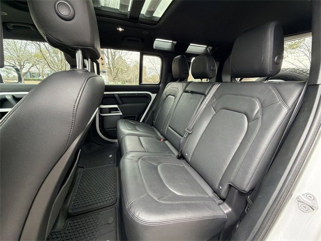 Used 2023 Land Rover Defender 110 S image 23